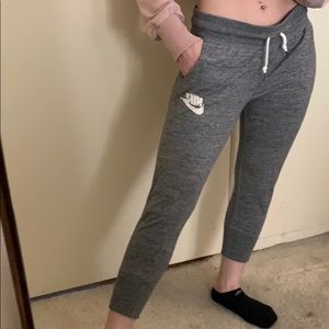 NIKE grey sweatpants - cropped (small)